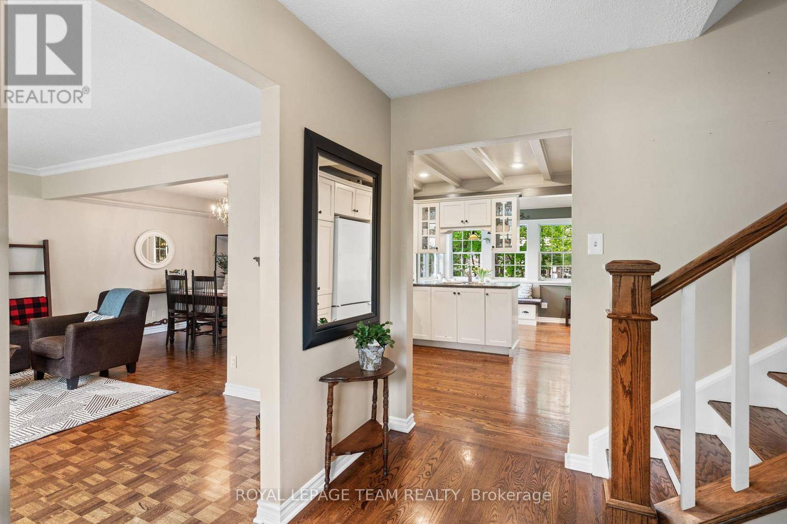 Ottawa, ON K2E5M6,22 JUNIPER COURT