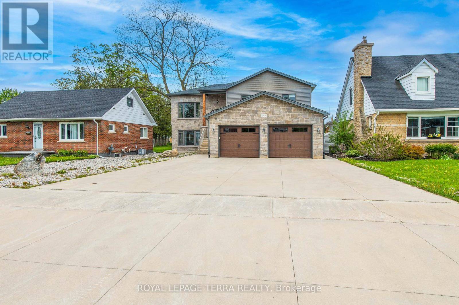 Owen Sound, ON N4K3B8,1631 8TH AVENUE E