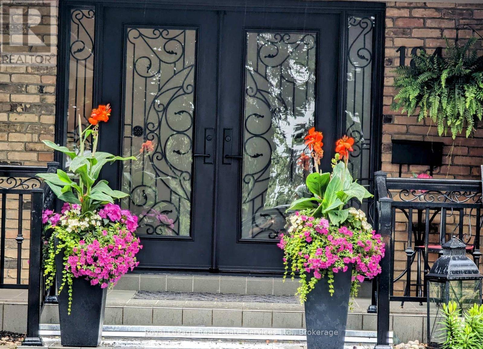 Hamilton (waterdown), ON L8N2Z7,184 DUNDAS STREET E