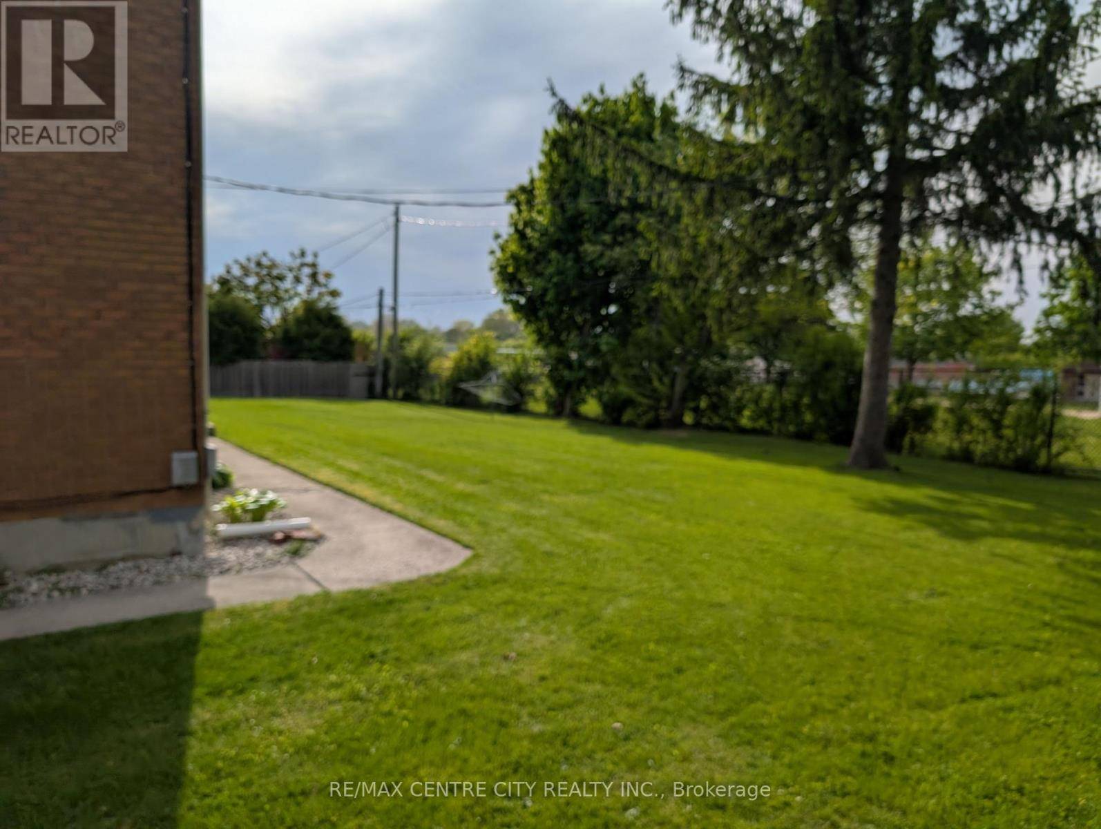 London South (south J), ON N5Z3H5,1020 EAGLE DRIVE