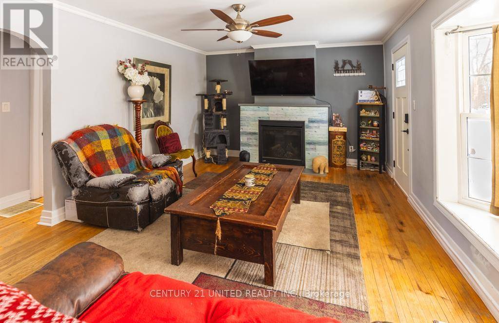 Selwyn, ON K0L1H0,1009 WARD STREET