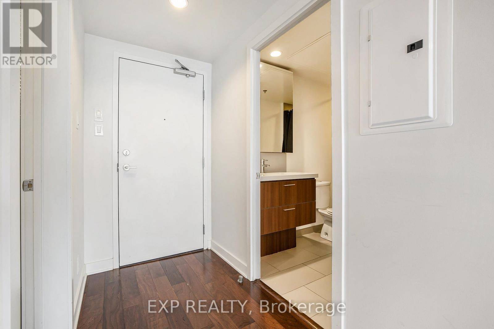 Ottawa, ON K2P1A4,340 Mcleod ST #547