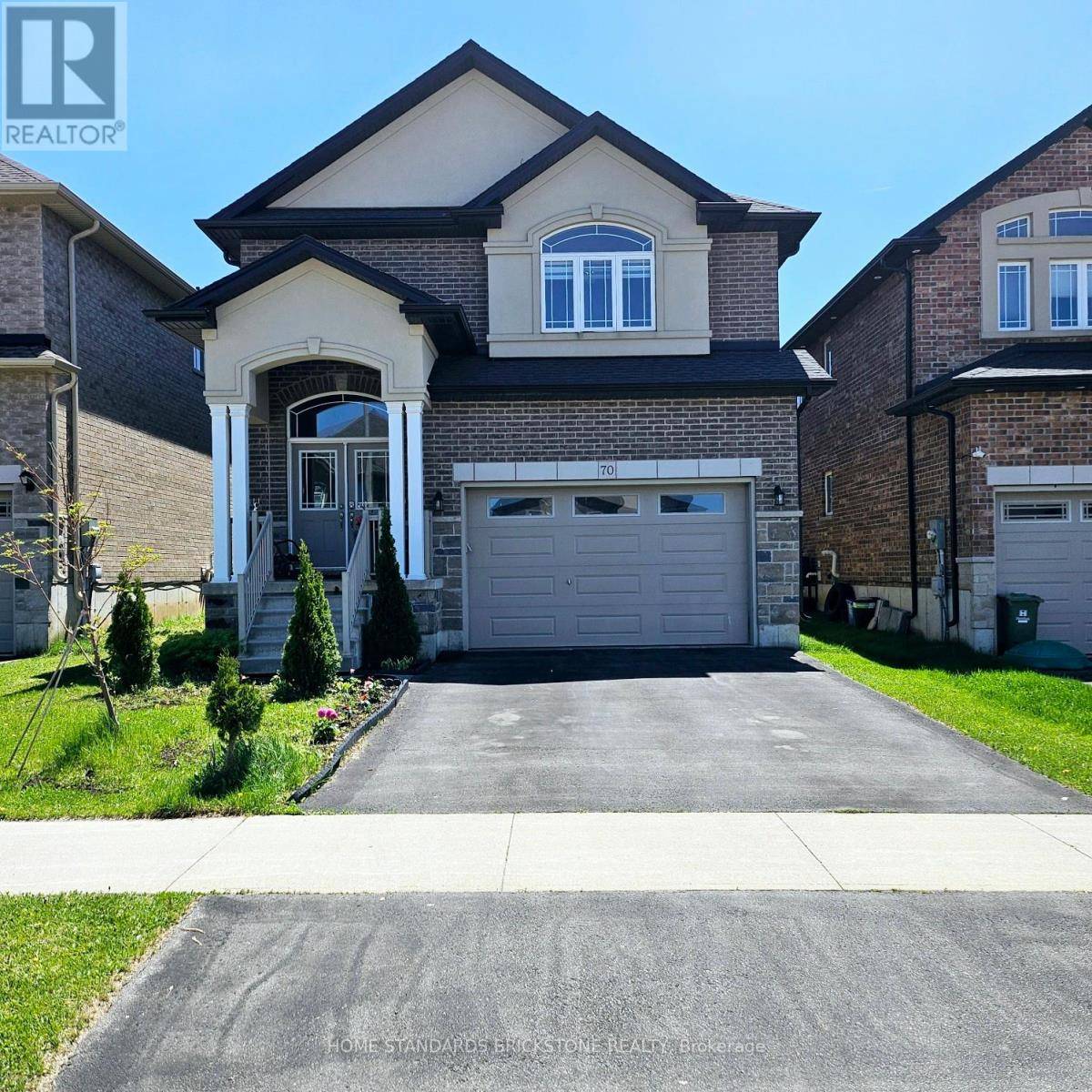 Hamilton (meadowlands), ON L9K0H8,70 ROBERTSON ROAD