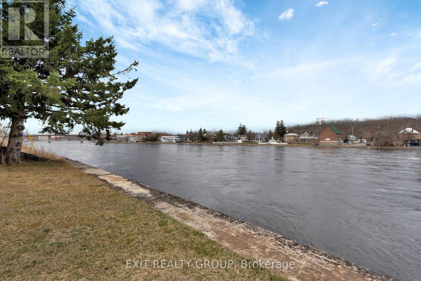 Trent Hills (campbellford), ON K0L1L0,74 FRONT STREET N