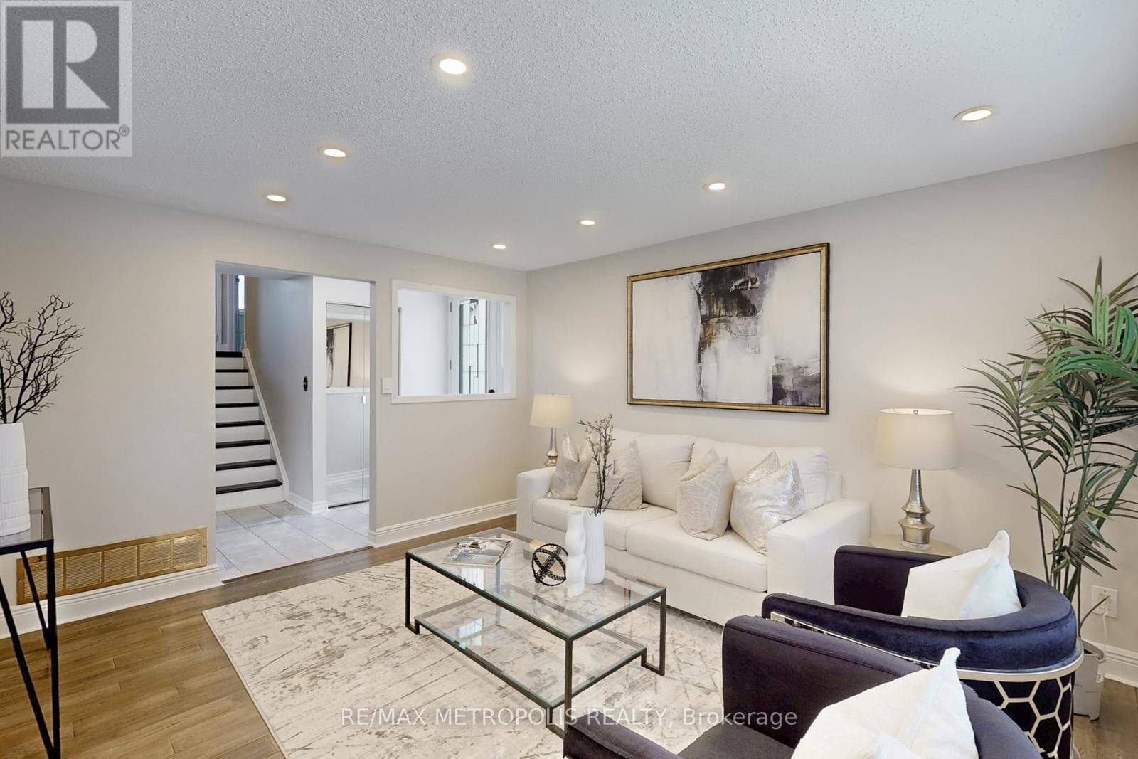 Hamilton (stoney Creek Mountain), ON L8J1G5,21 MARSTON STREET