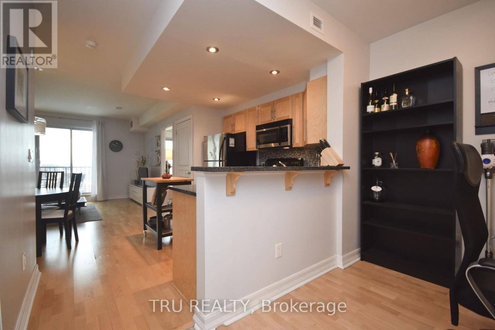 Ottawa, ON K1N0A7,200 Besserer ST #910