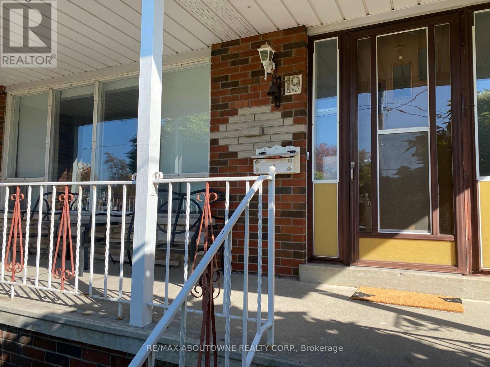 Guelph (victoria North), ON N1E1C8,19 Algoma DR #MAIN