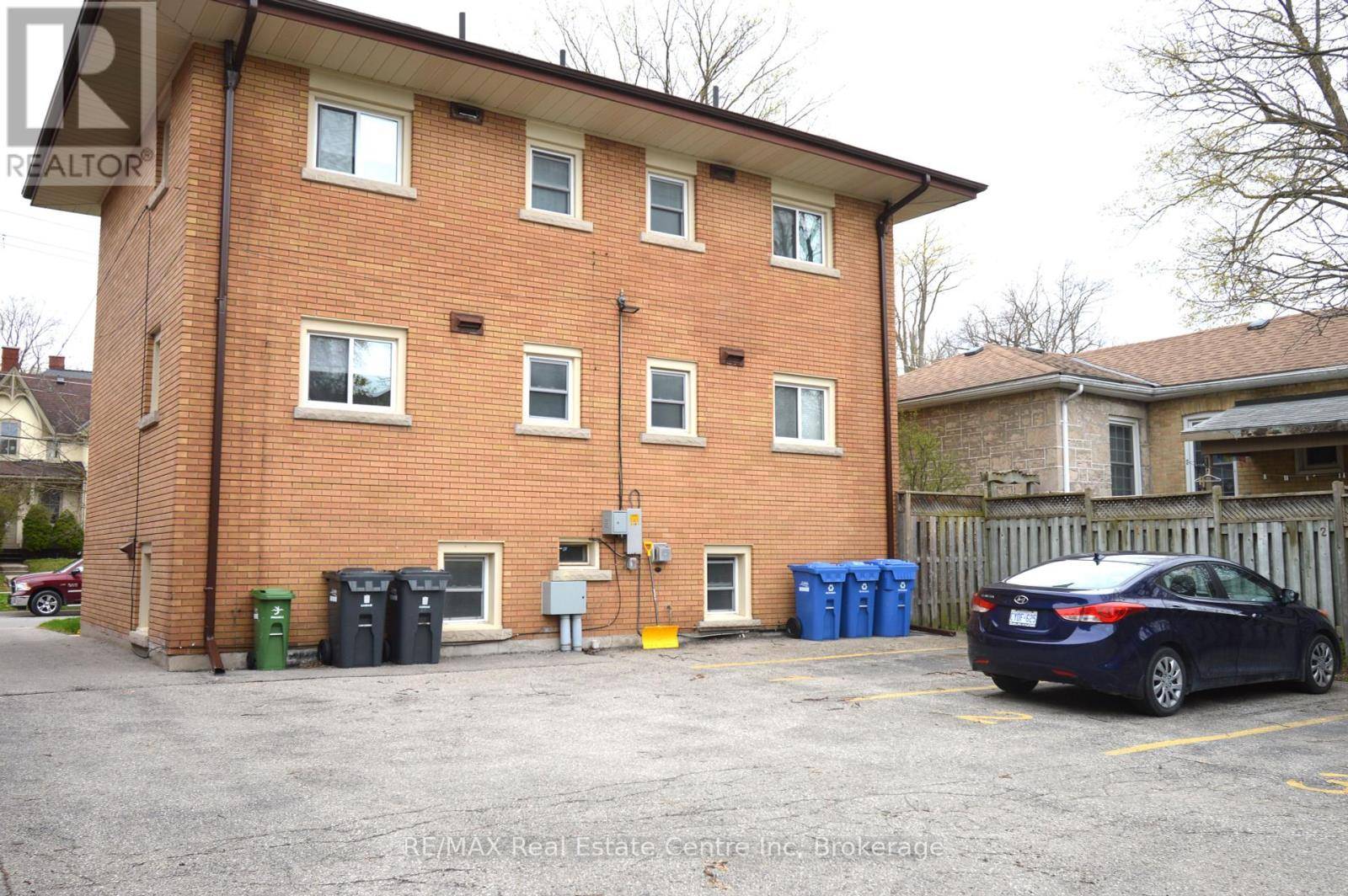 Guelph (exhibition Park), ON N1H2J3,89 SUFFOLK STREET W
