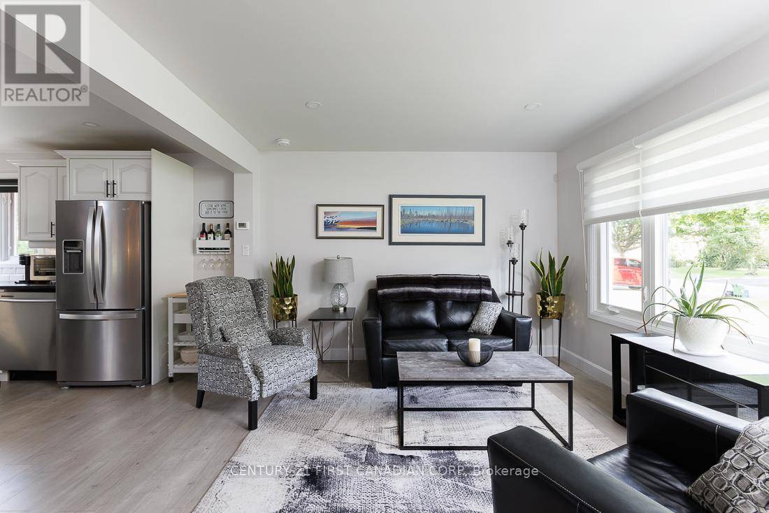 London East (east O), ON N5W1N6,82 QUEENSTON CRESCENT