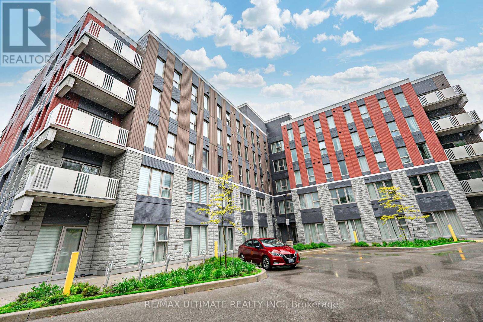 Hamilton (ainslie Wood), ON L8S3A1,77 Leland ST #401