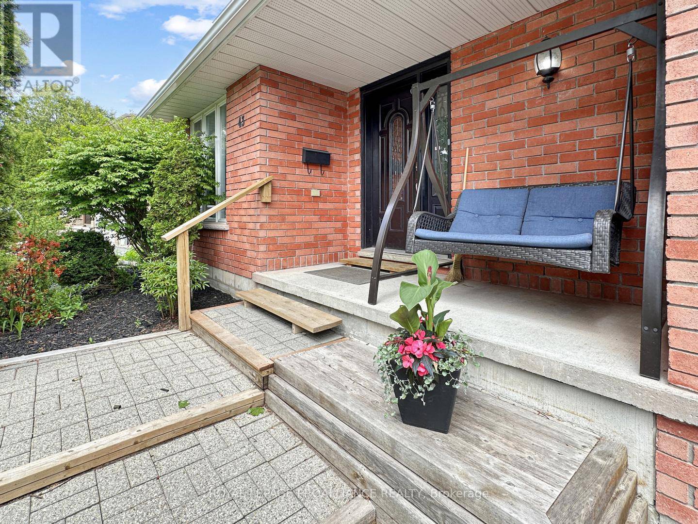 Belleville (belleville Ward), ON K8P5E7,43 DUNGANNON DRIVE