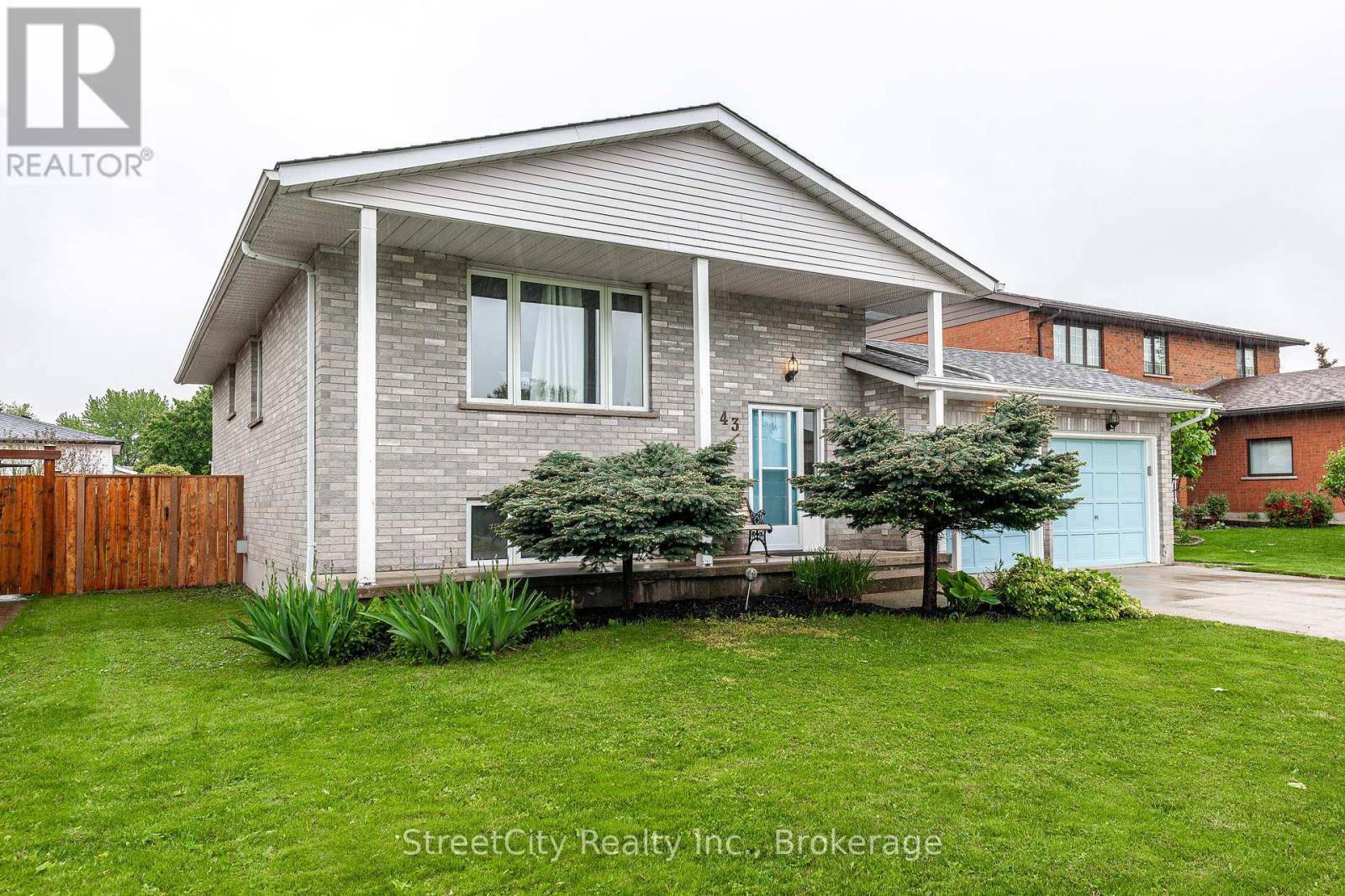 Stratford, ON N4Z1H1,43 FREELAND DRIVE