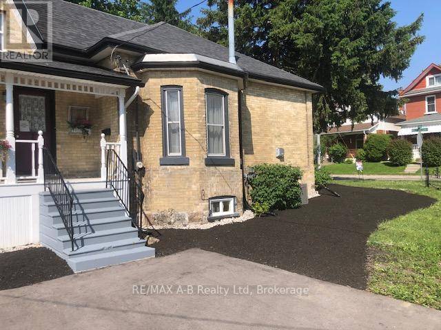 Stratford, ON N5A2L6,246 WELLINGTON STREET