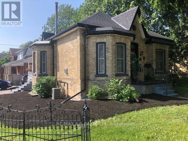 Stratford, ON N5A2L6,246 WELLINGTON STREET