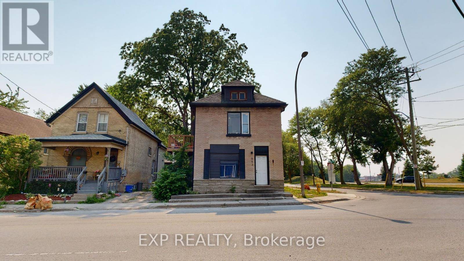 London East (east G), ON N5W3Y9,553 QUEBEC STREET