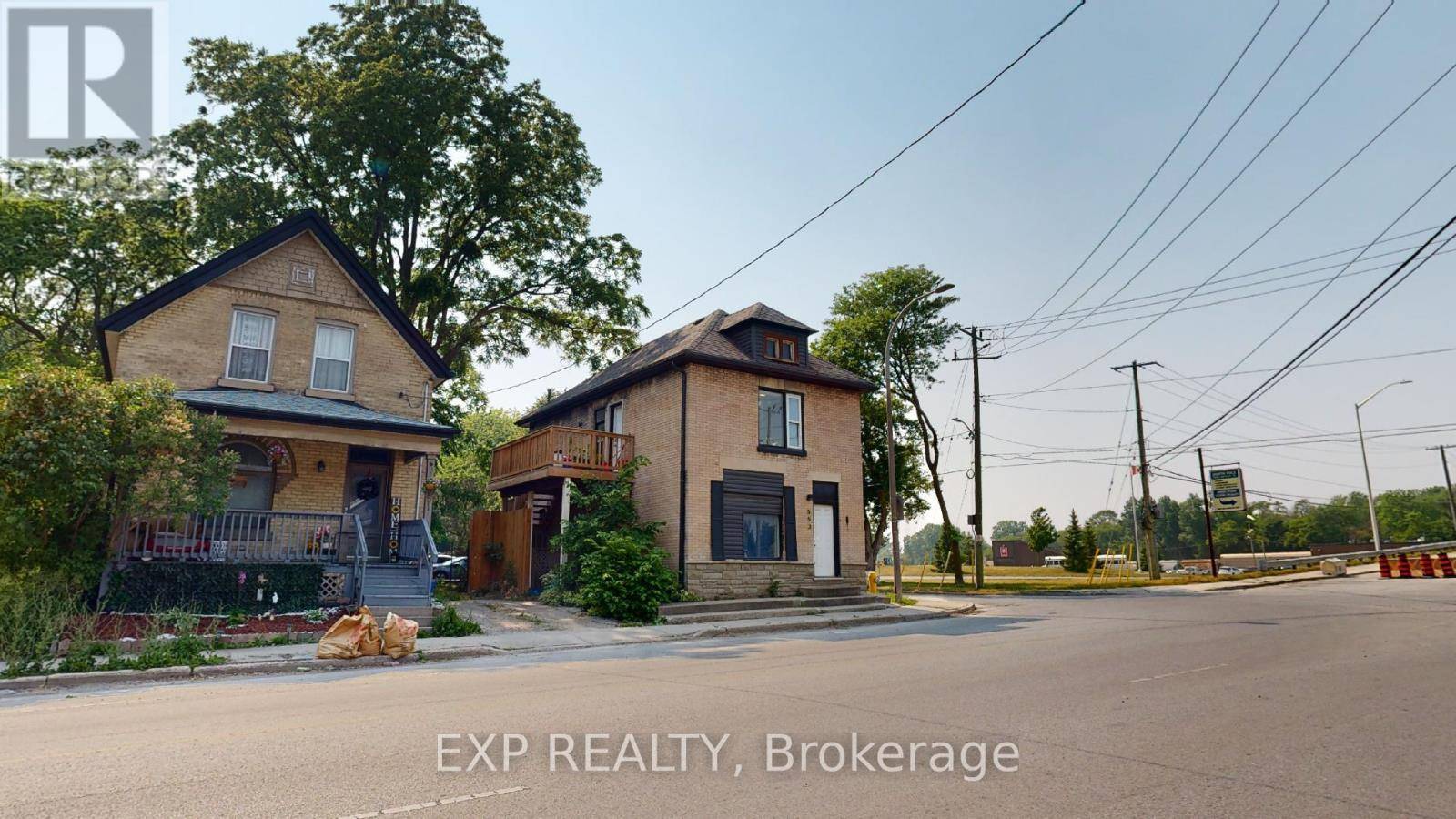 London East (east G), ON N5W3Y9,553 QUEBEC STREET