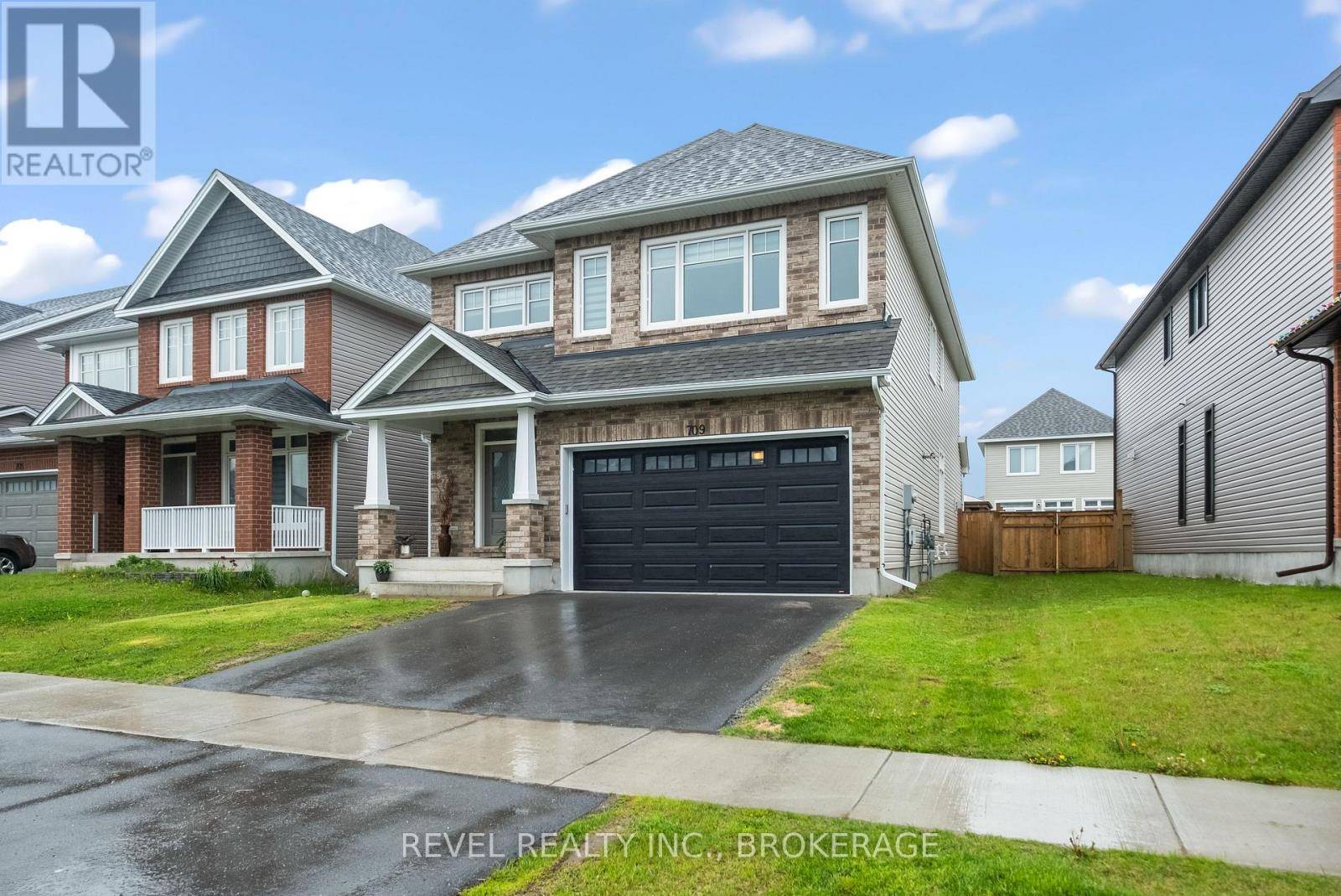 Kingston (kingston East (incl Barret Crt)), ON K7K0J3,709 RIVERVIEW WAY