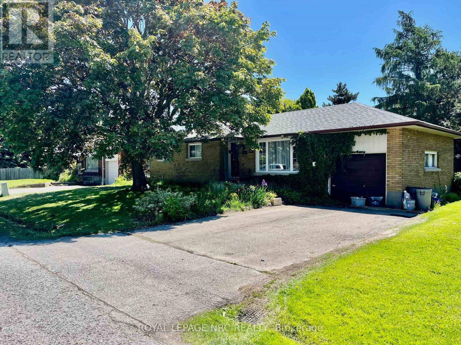 St. Catharines (carlton/bunting), ON L2M4R6,32 BUCHANAN ROAD
