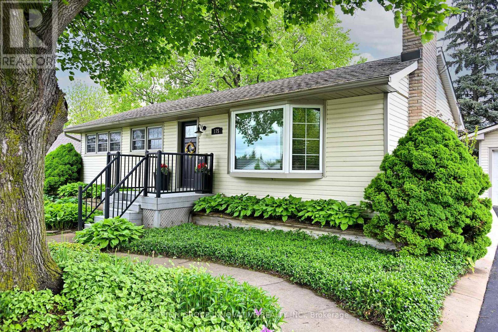 Hamilton (westcliffe), ON L9C4X6,175 WEST 25TH STREET