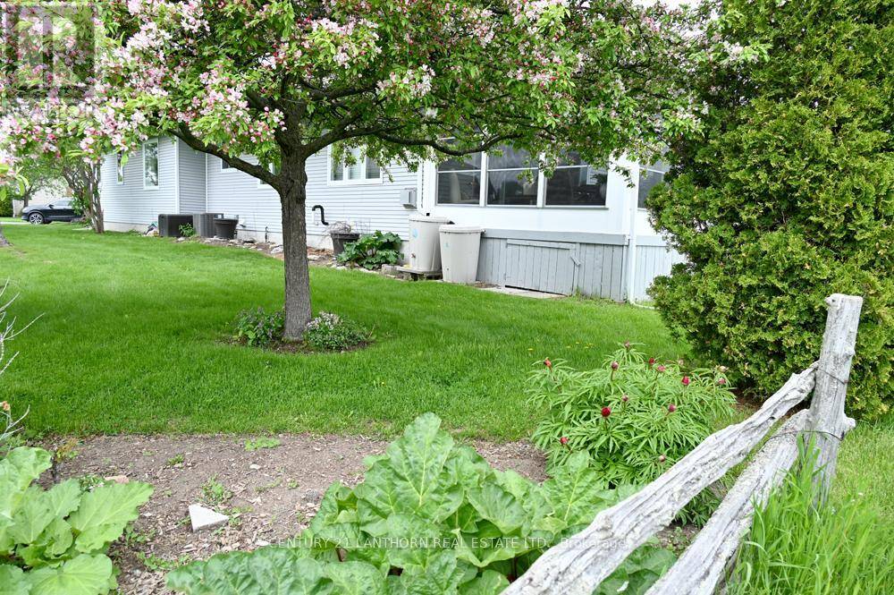 Prince Edward County (wellington), ON K0K3L0,18 CRETNEY DRIVE S