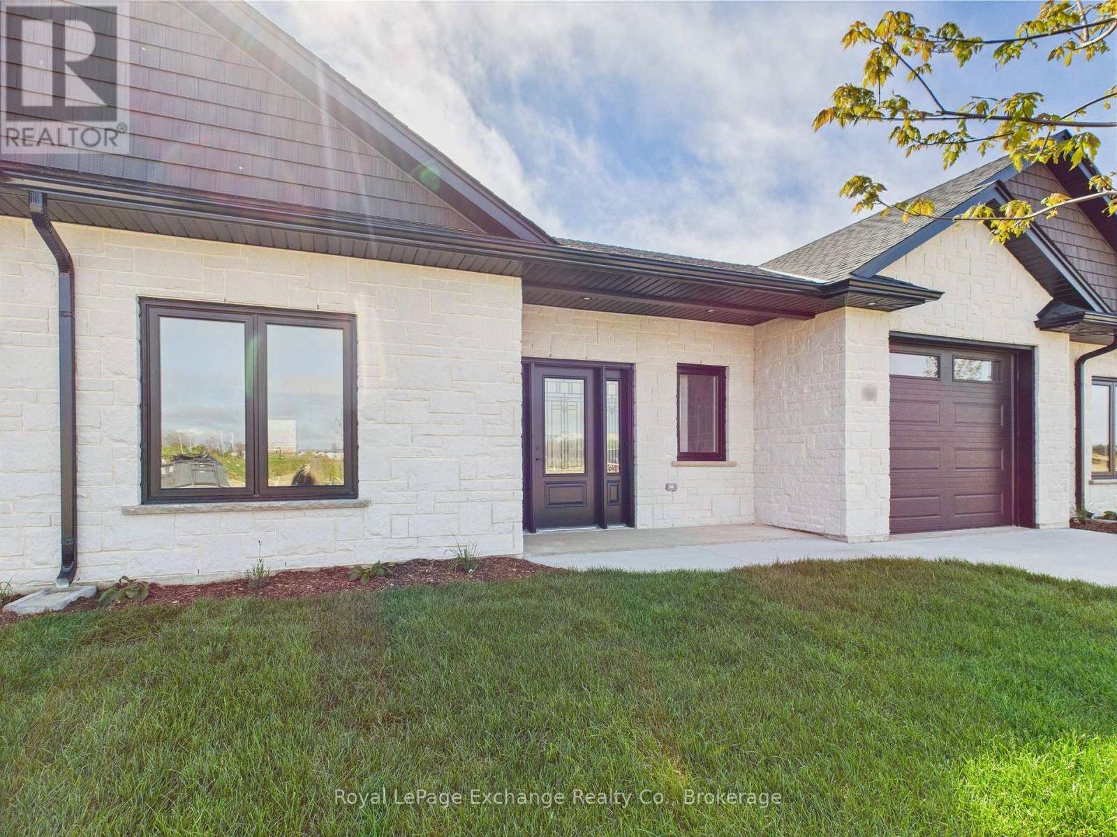 Saugeen Shores, ON N0H2C3,1071 Waterloo ST North #52