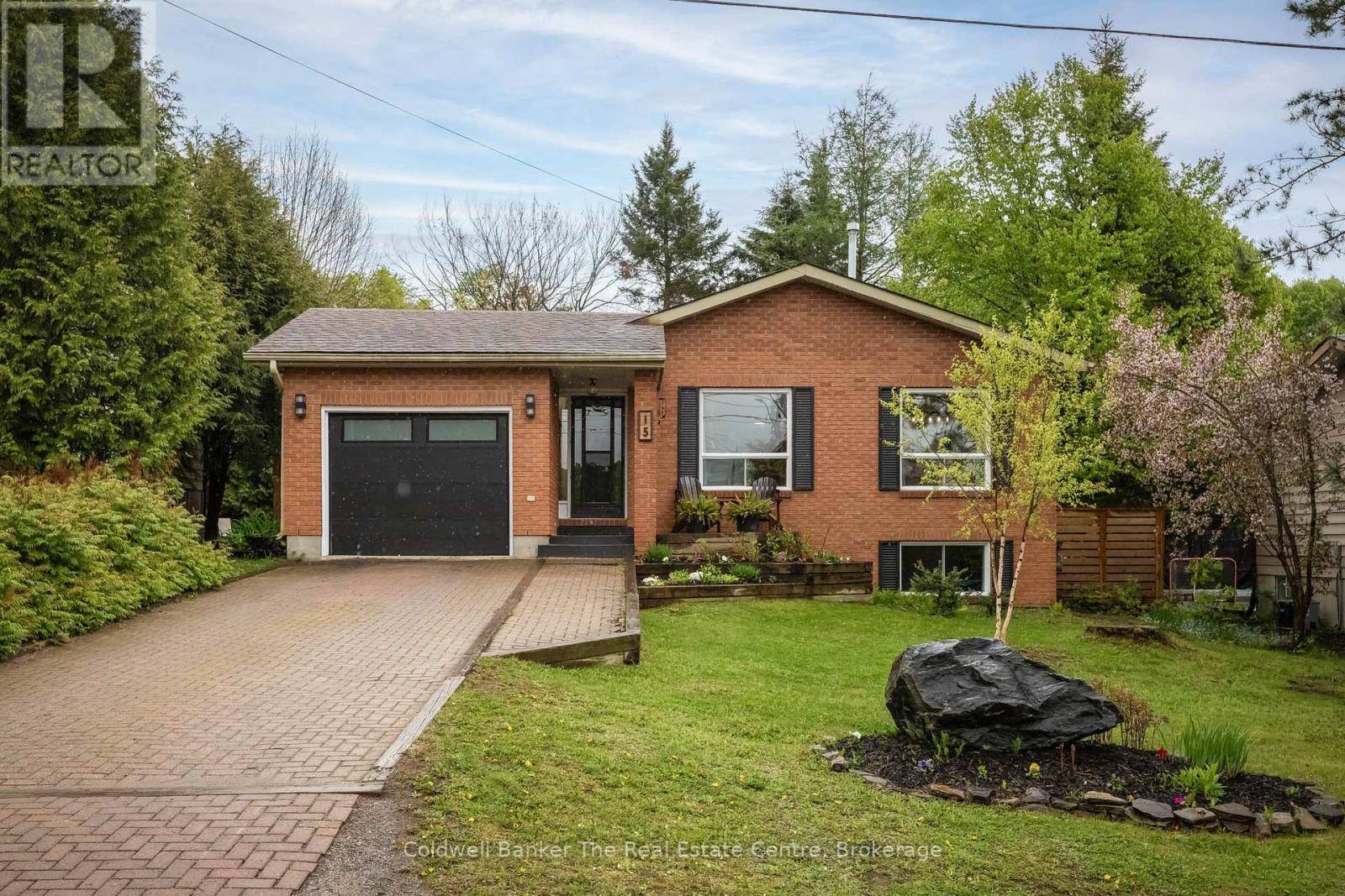 Huntsville (chaffey), ON P1H1V5,15 GEORGE STREET