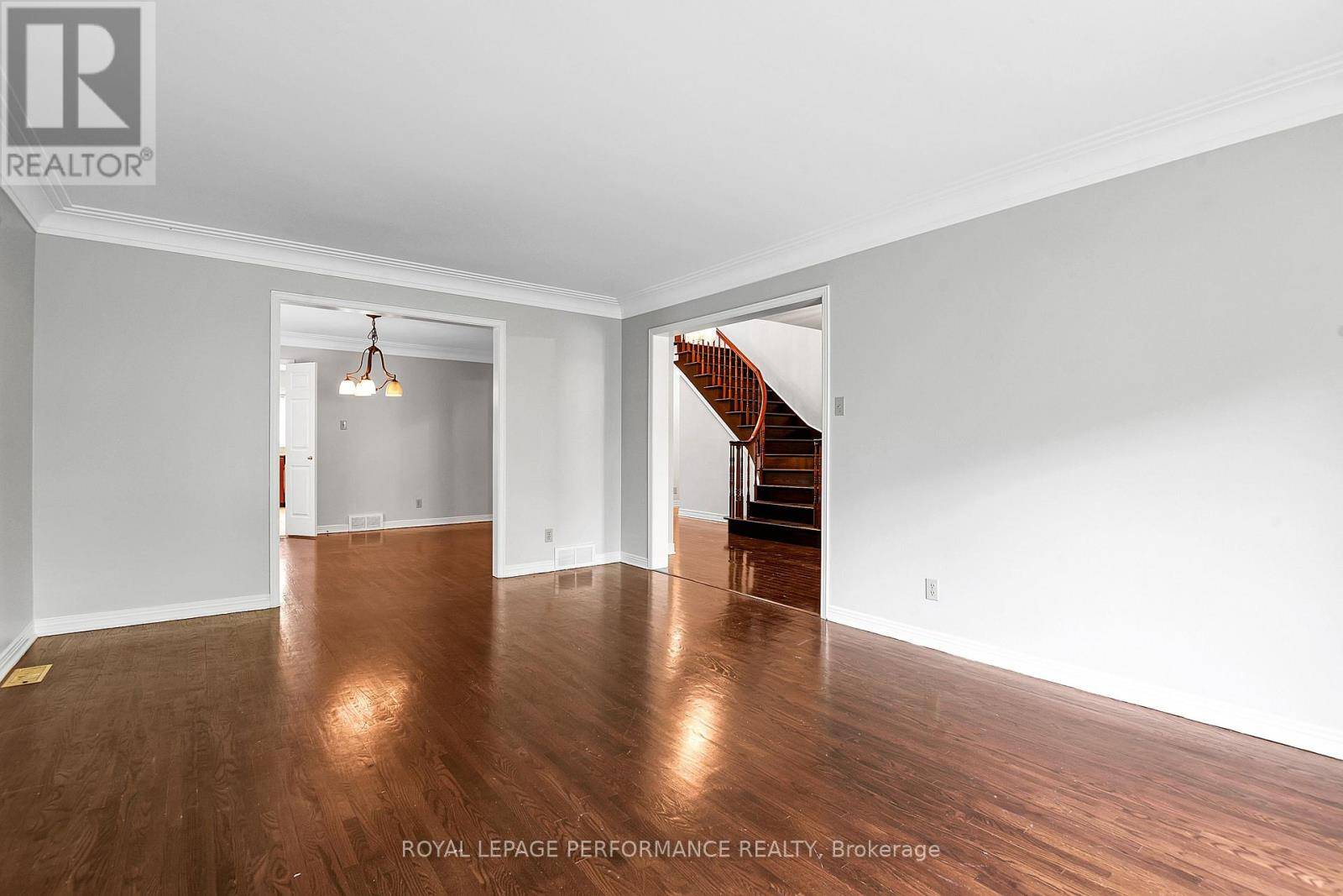 Ottawa, ON K1H8P1,2088 LAMIRA STREET