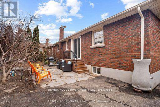 Niagara Falls (stamford), ON L2J1W3,6478 BROCK STREET