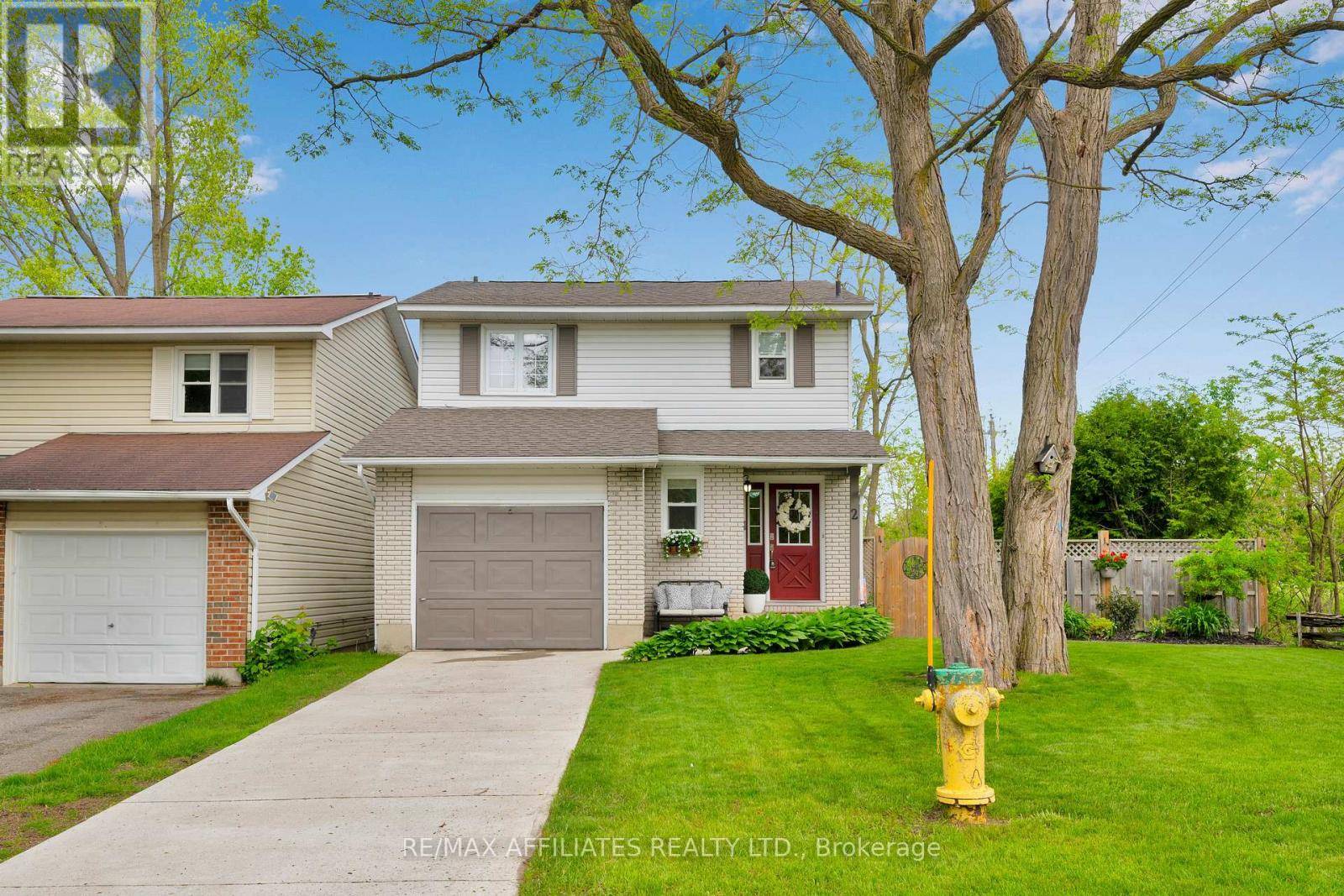 Brockville, ON K6V6L4,2 KAROLINA STREET