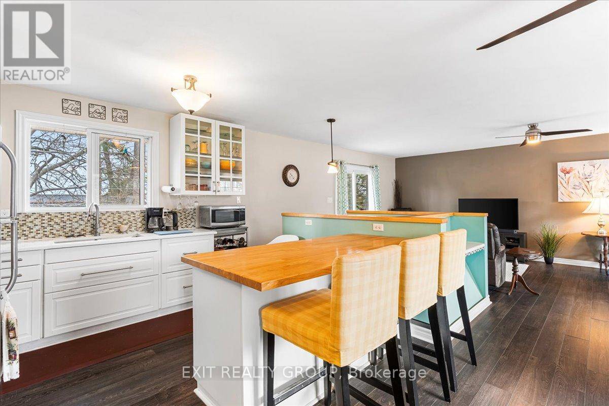 Quinte West (murray Ward), ON K0K1L0,17 LODGE ROAD