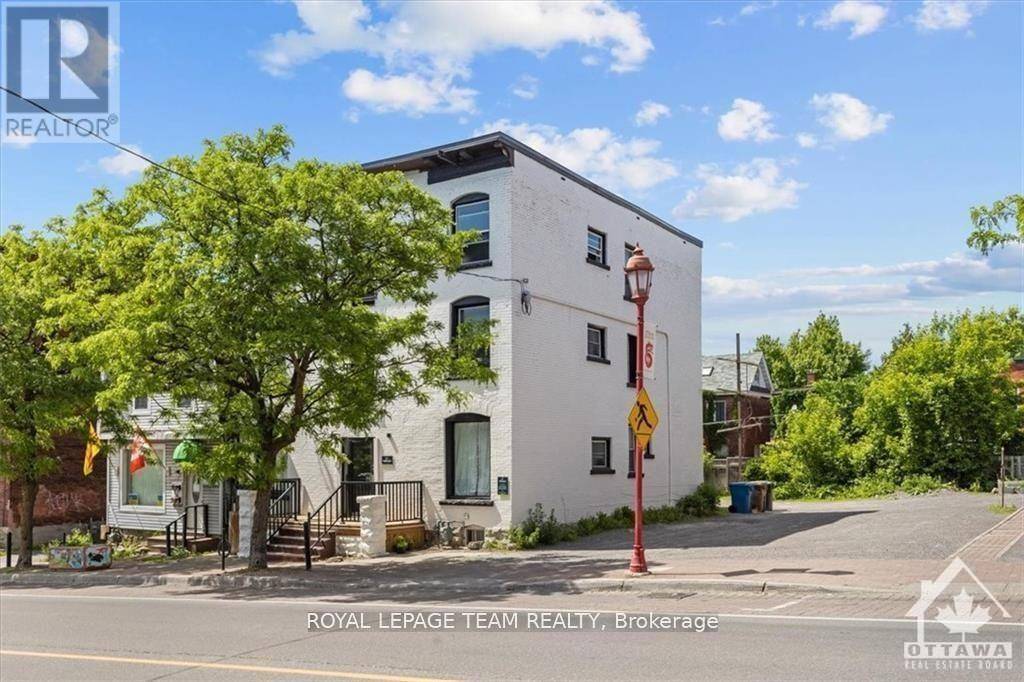 Ottawa, ON K1R6R6,883 SOMERSET STREET W