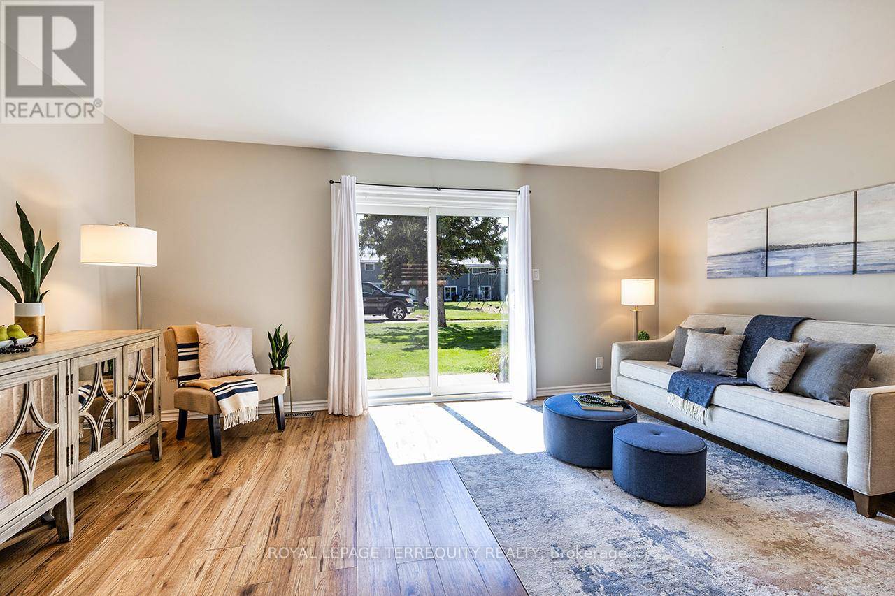 Cobourg, ON K9A2B6,400 Westwood DR #A4