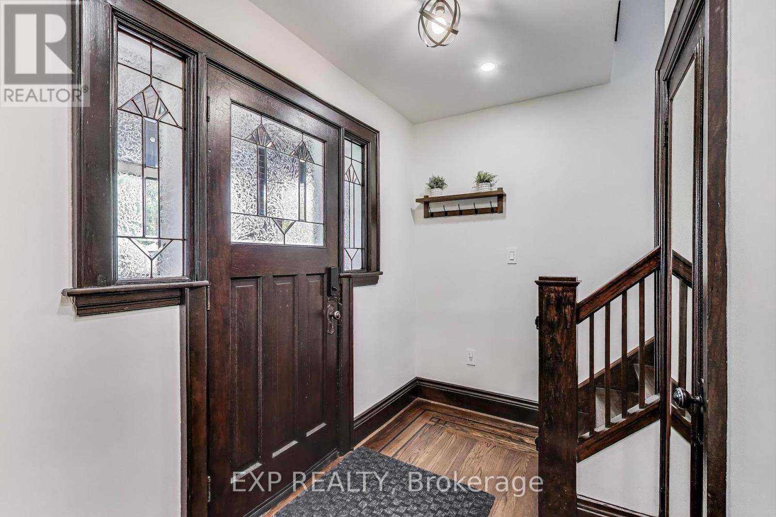 Hamilton (delta), ON L8K2P7,71 HUXLEY AVENUE S