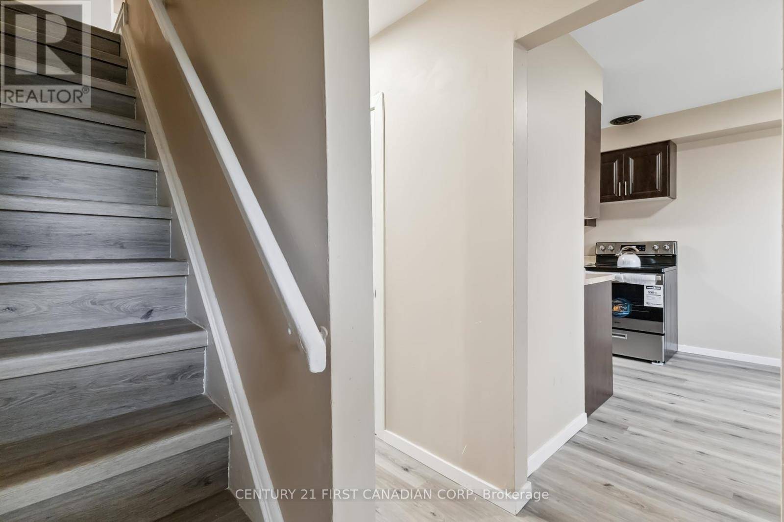 London East (east C), ON N5Y1T9,155 Boullee ST #2