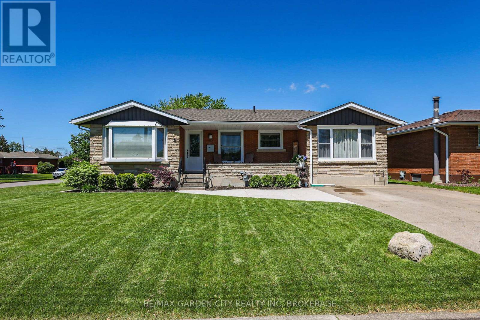 Welland (lincoln/crowland), ON L3B1A6,40 MEMORIAL PARK DRIVE