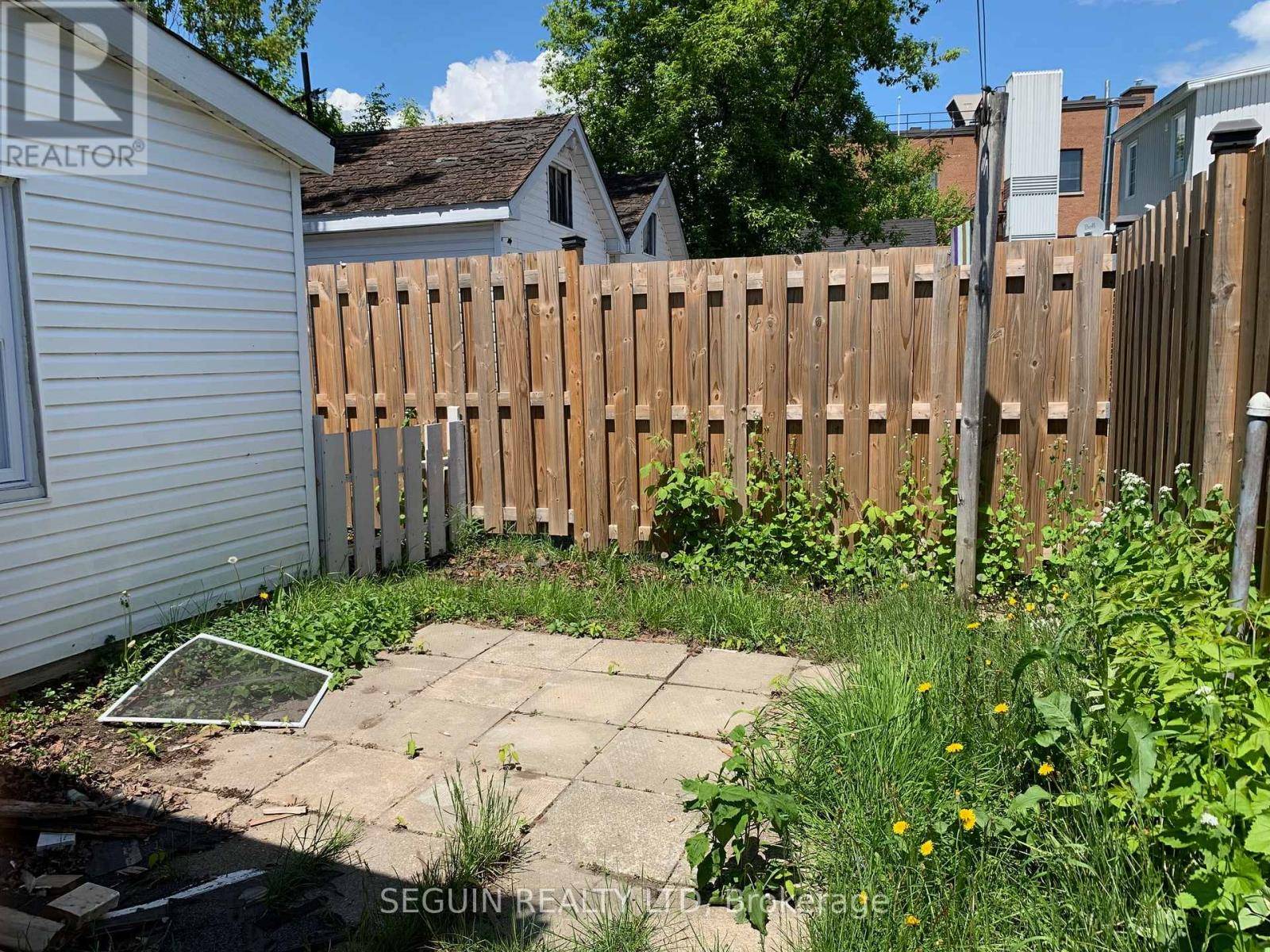 Hawkesbury, ON K6A1G6,223-225 HIGGINSON STREET