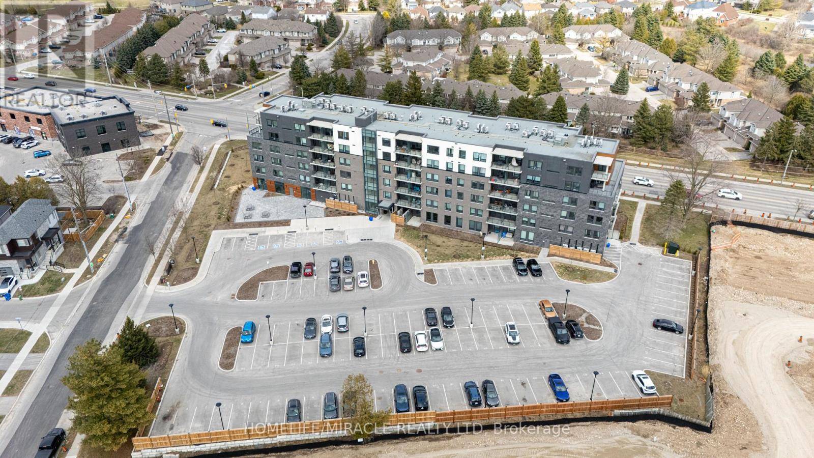 Guelph (clairfields/hanlon Business Park), ON N1G4X2,26 Lowes RD West #402