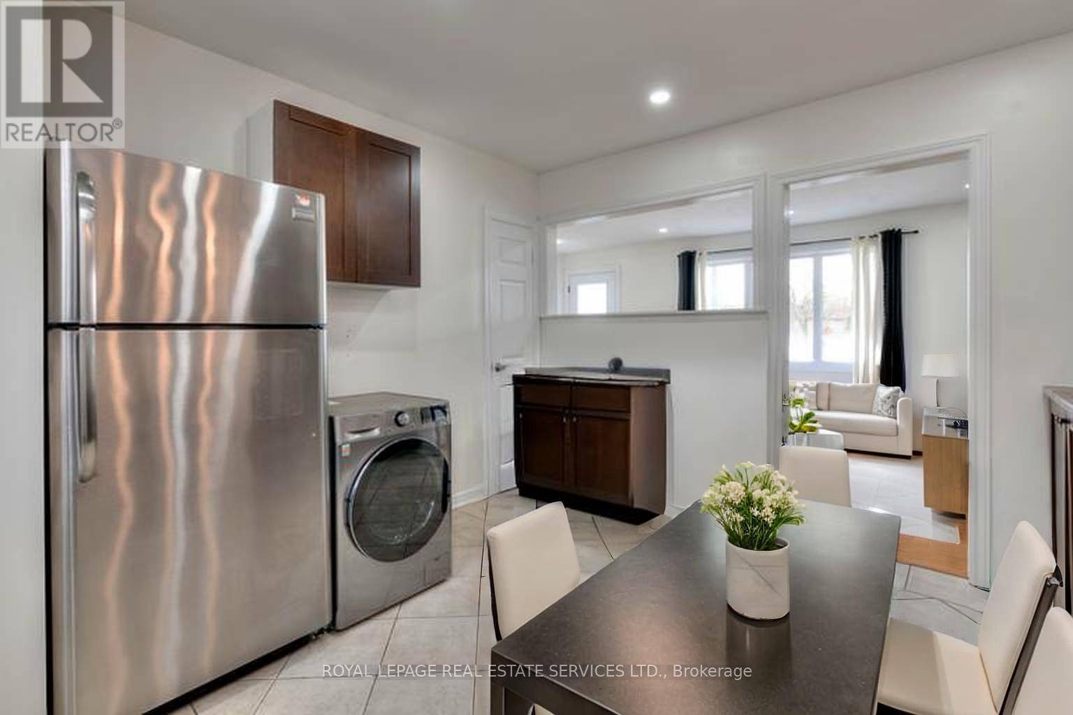 Guelph (riverside Park), ON N1E1P2,484 SPEEDVALE AVENUE E