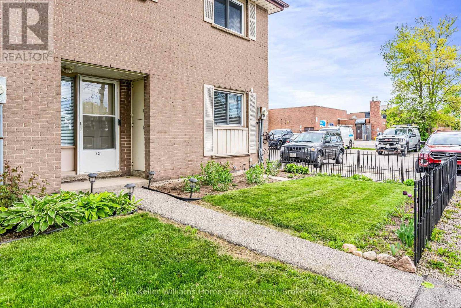Guelph (victoria North), ON N1H5J9,431 VICTORIA ROAD N