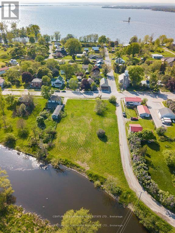 Prince Edward County (ameliasburg Ward), ON K0K1L0,23 PIGTAIL LANE