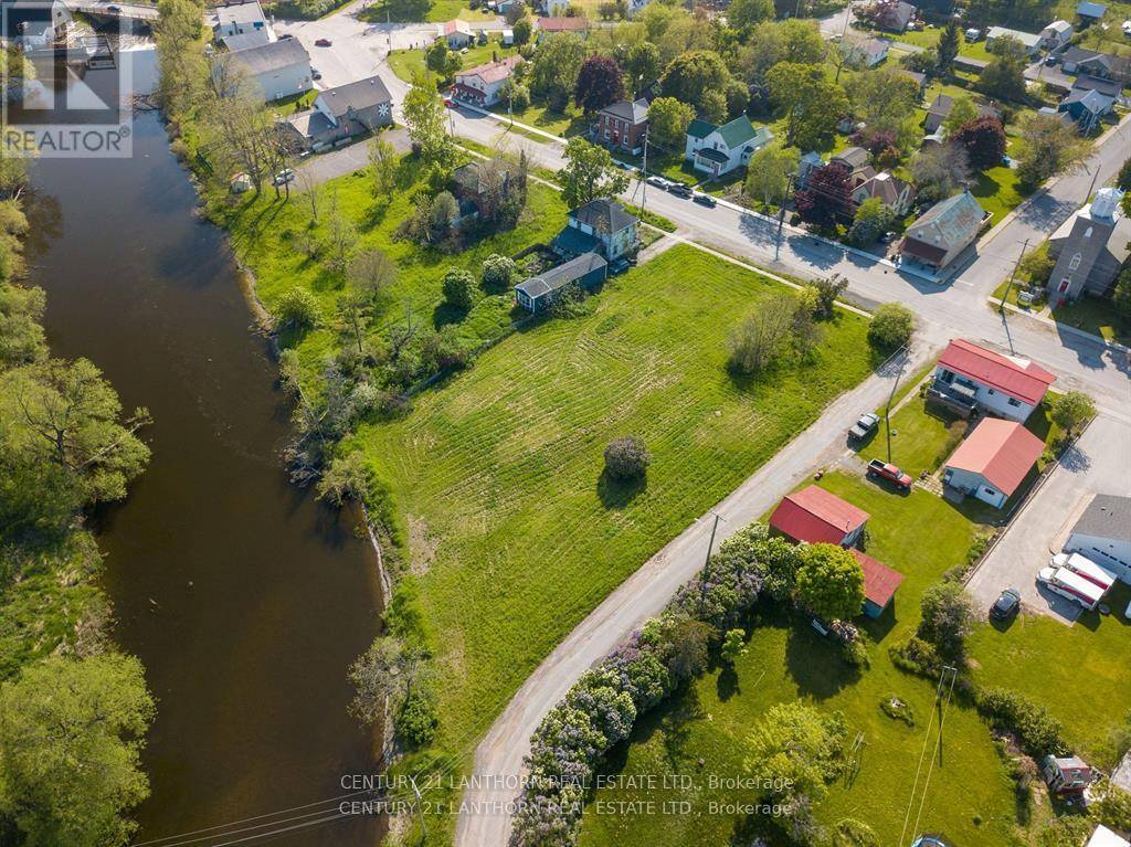 Prince Edward County (ameliasburg Ward), ON K0K1L0,23 PIGTAIL LANE
