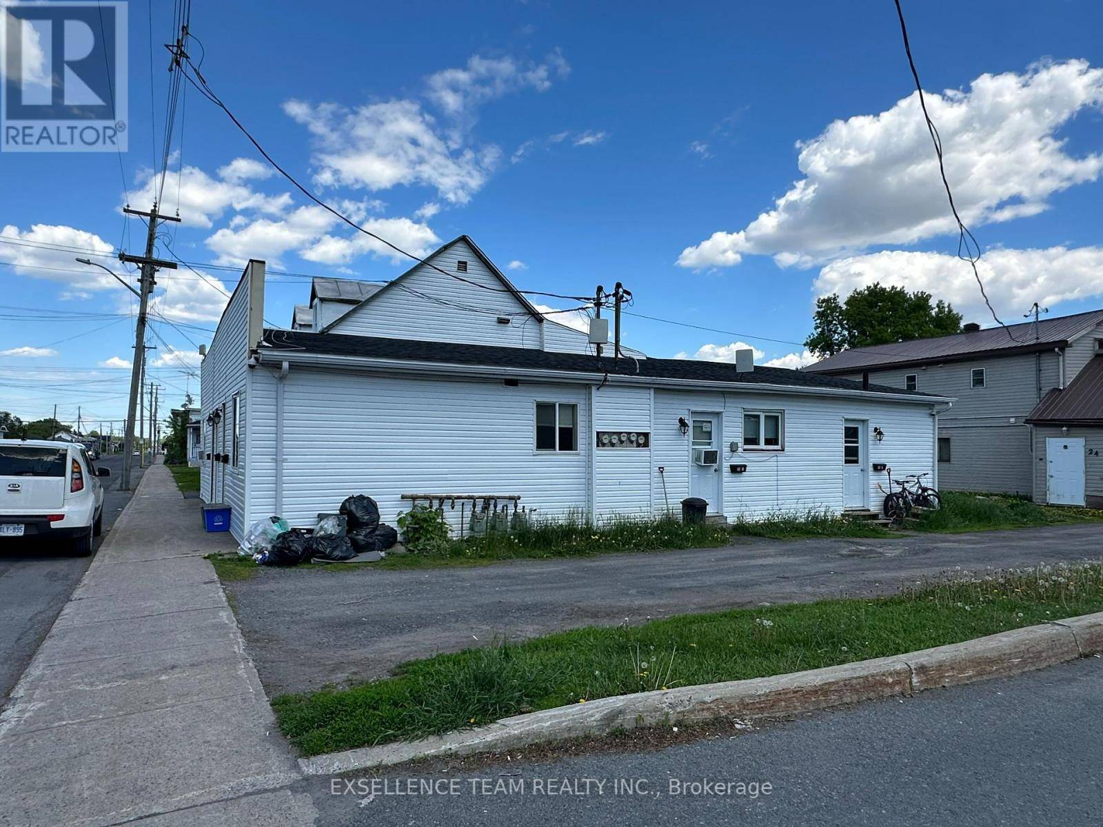North Glengarry, ON K0C1A0,28 LOCHIEL STREET