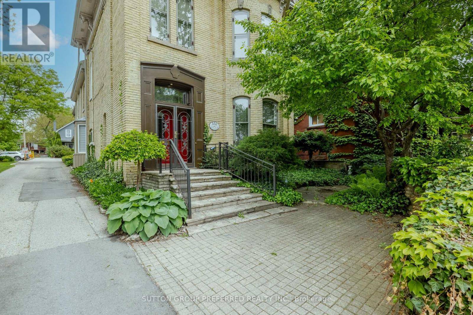 London East (east F), ON N6B2P9,554 WATERLOO STREET