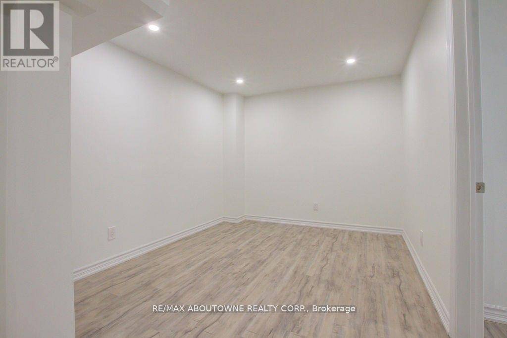 Hamilton (waterdown), ON L0R2H3,80 Laurendale AVE #Lower