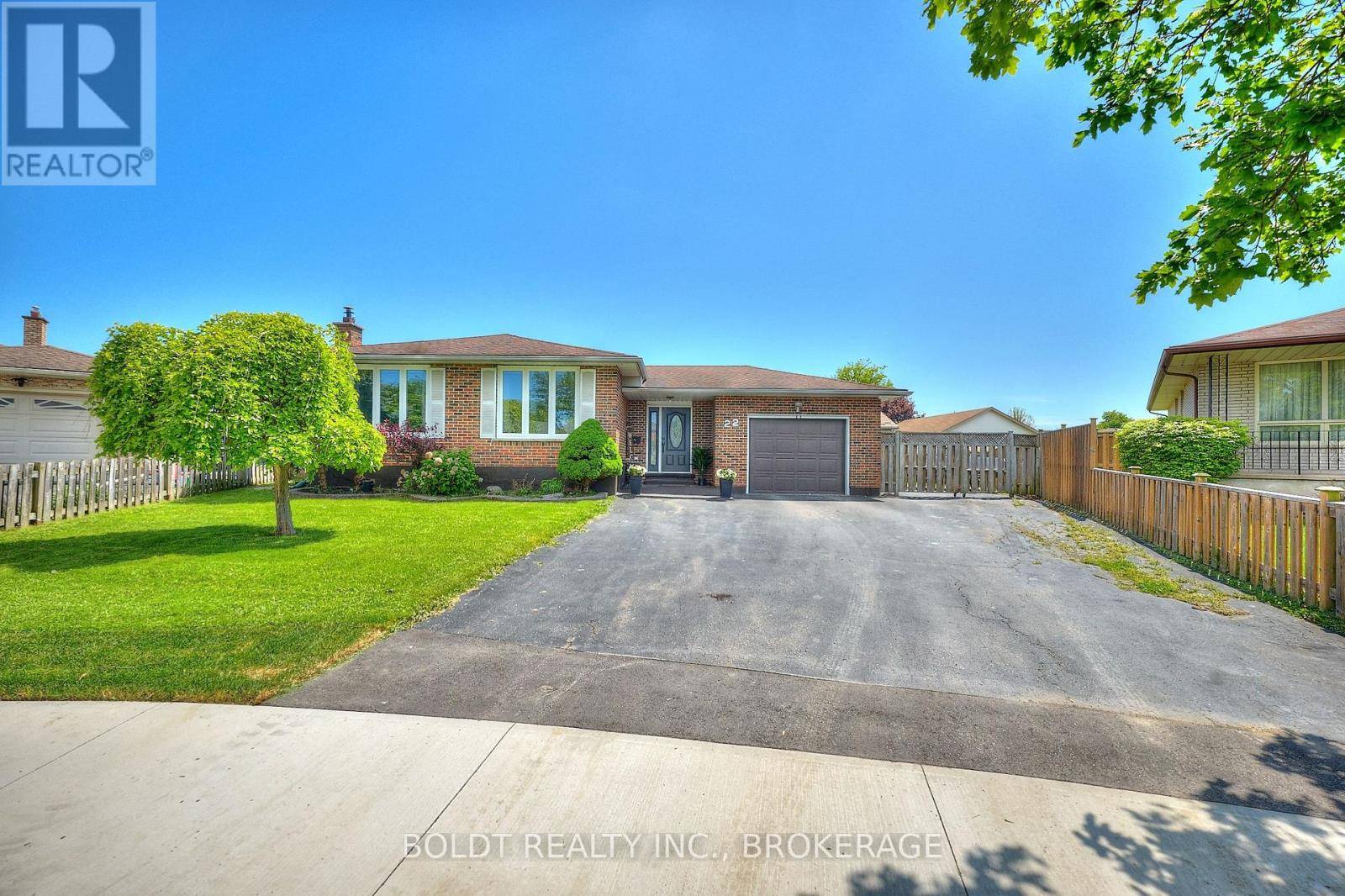 Welland (prince Charles), ON L3C5S9,22 VEGA COURT