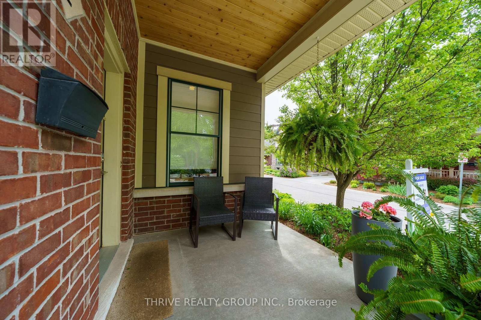 London South (south G), ON N6C3Z5,352 Ridout ST South #2