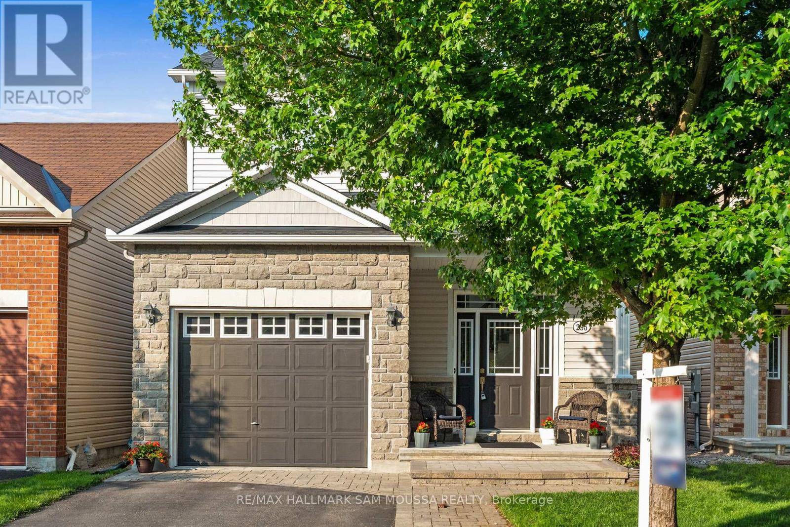Ottawa, ON K2J0P3,295 HARTHILL WAY