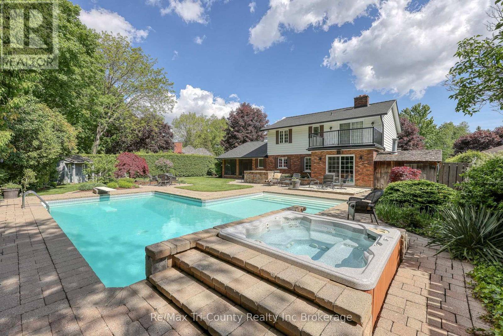 Tillsonburg, ON N4G4N8,8 BETH COURT