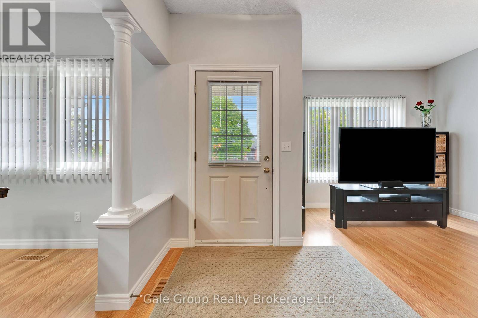 Woodstock (woodstock - South), ON N4V1H5,693 SOUTHWOOD WAY