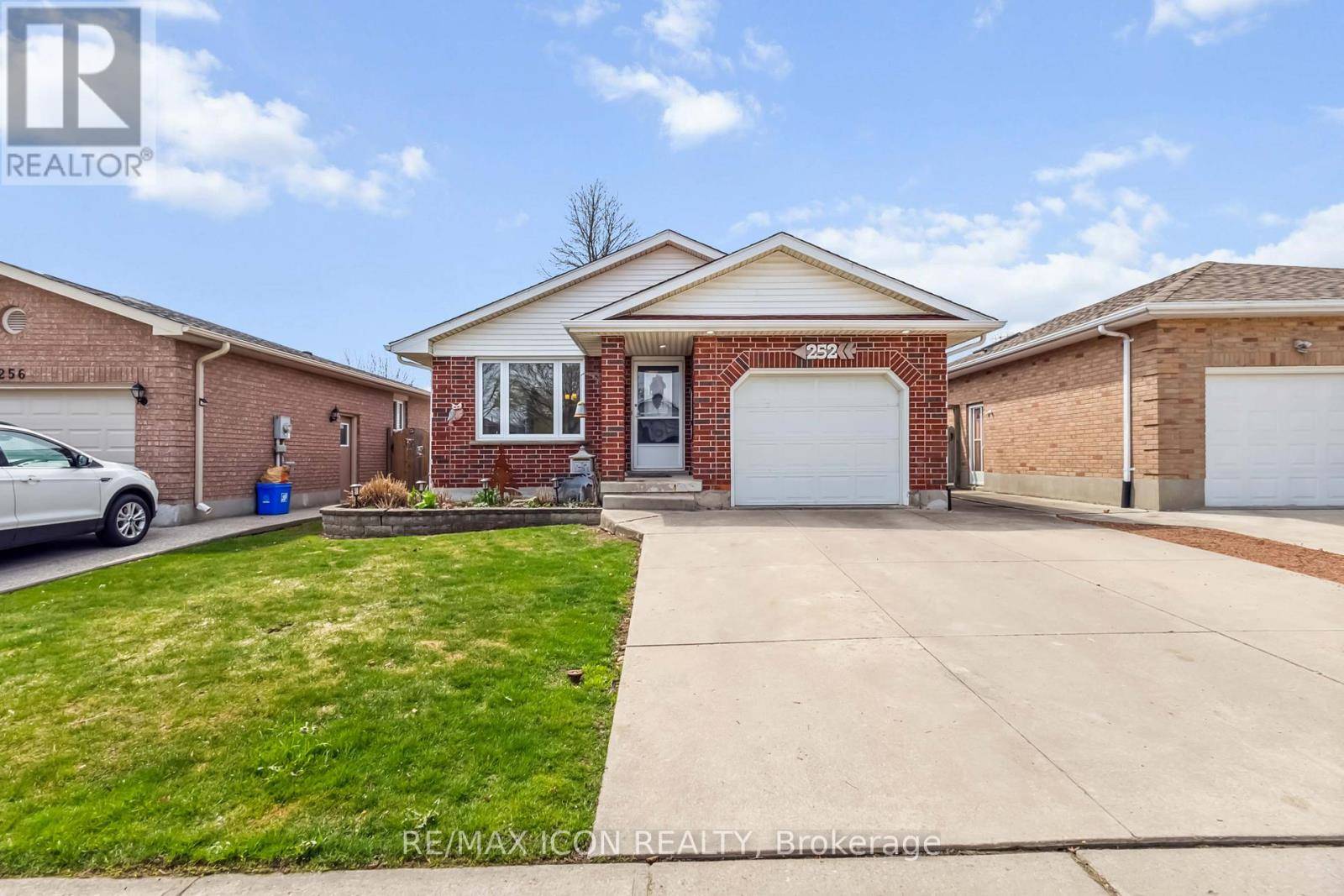 London South (south X), ON N6E3S5,252 JOSSELYN DRIVE
